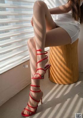 美女扒开胸无遮挡黄18禁动态图_HD在线播放观看