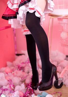 国产美女亚洲精品久久久毛片小说_DVD迅雷电影在线