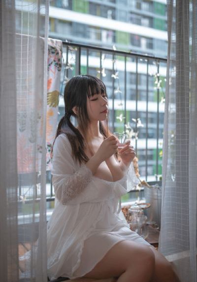 手机永久在线看片国产_十万网红美女美酱