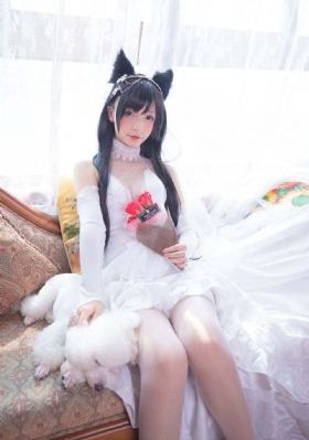 女人趴到床脱了内裤打光屁股视频_1080P在线视频播放