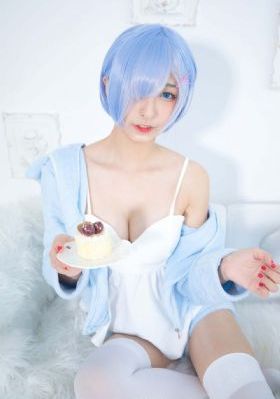 888午夜不卡理论久久_720HD在线观看